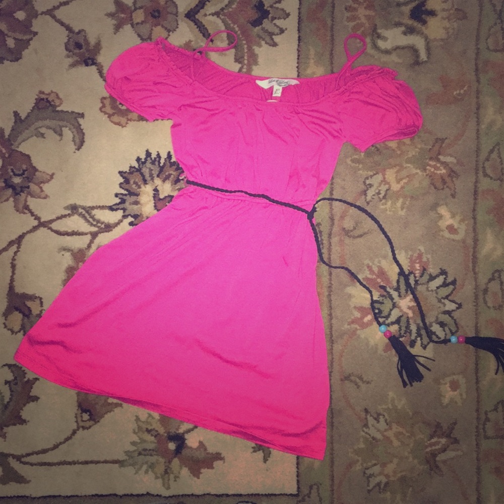 🆕 Fuchsia Off-the-Shoulder Dress w Black Belt
